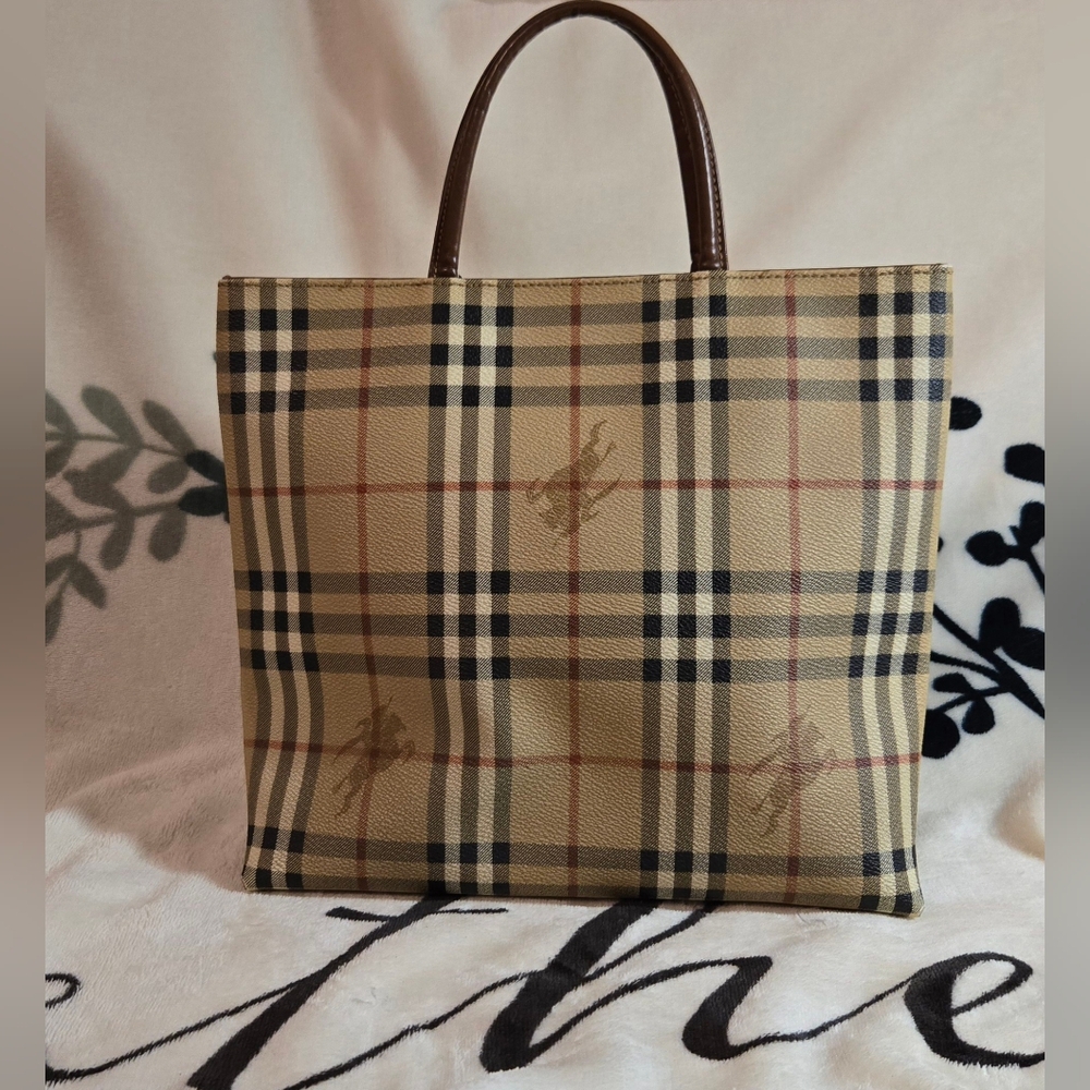 💯 Authentic Burberry Haymarket Check Pattern Tote